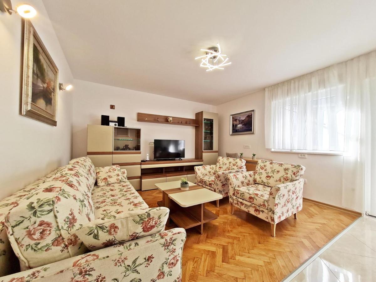 Split City Apartment Rosemary エクステリア 写真